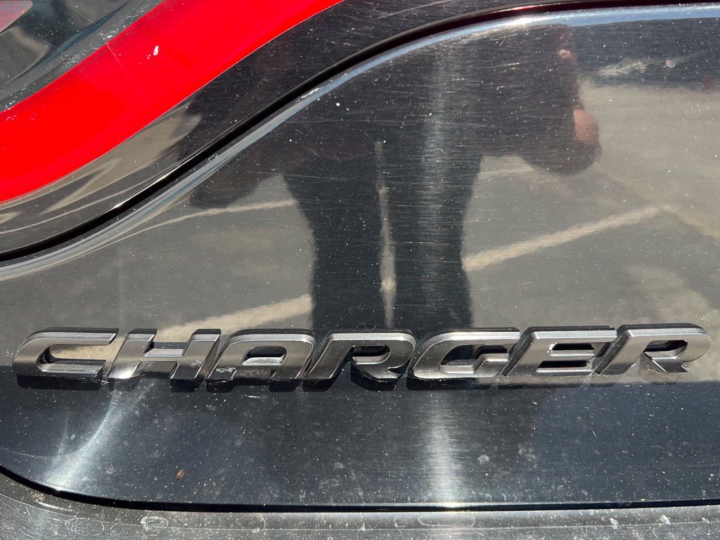 Used 2020 Dodge Charger SXT w/ Blacktop Package RWD image 9
