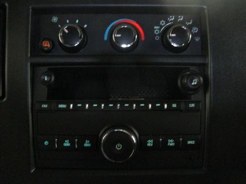 Used 2024 GMC Savana 2500 w/ Driver Convenience Package image 17