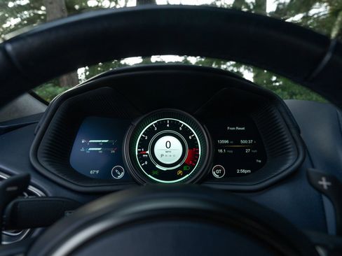 Used 2020 Aston Martin DB11 Coupe image 13