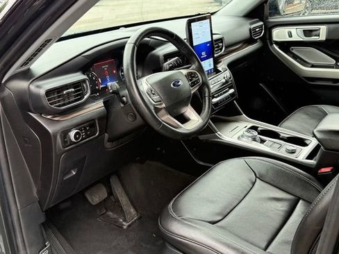Used 2022 Ford Explorer Limited w/ Limited Technology Package AWD/4WD image 22