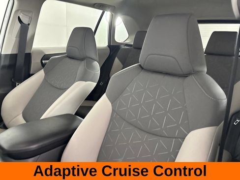 Used 2025 Toyota RAV4 XLE w/ Convenience Package FWD image 14
