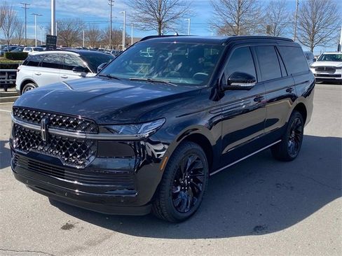 New 2026 Lincoln Navigator Reserve w/ Jet Appearance Package image 3