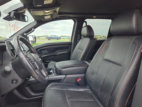 Used 2021 Nissan Titan PRO-4X w/ Pro-4x Convenience Package image 10
