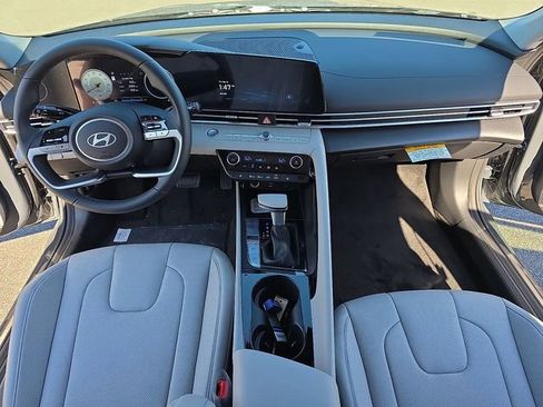 New 2026 Hyundai Elantra Limited FWD image 18