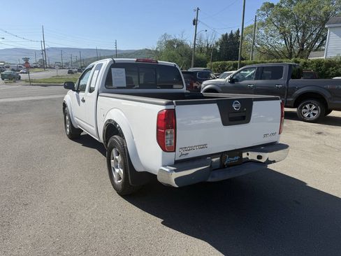 Used 2008 Nissan Frontier SE w/ SE Value Truck Pkg AWD/4WD image 8