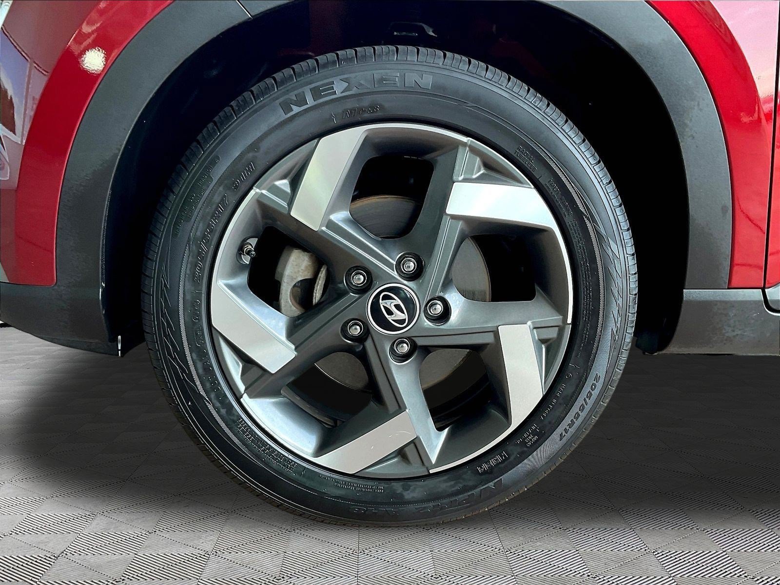 Used 2023 Hyundai Venue SEL w/ Cargo Package FWD image 30