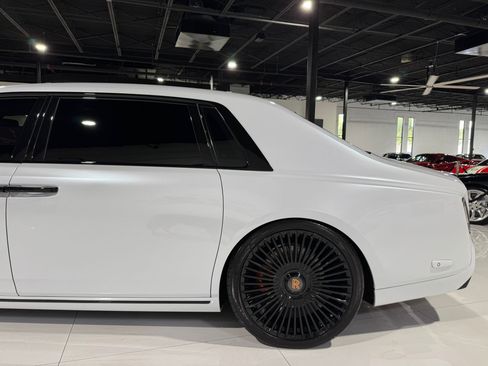 Used 2018 Rolls-Royce Phantom Extended Wheelbase image 51