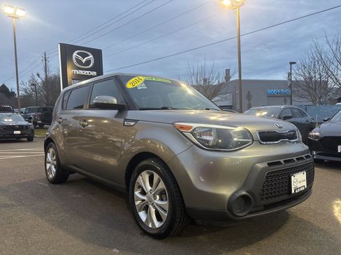 Used 2014 Kia Soul + FWD image 4