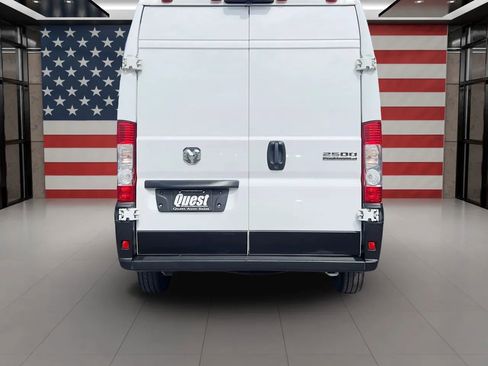 Used 2025 RAM ProMaster 2500 w/ Convenience Group image 4