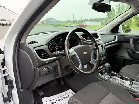 Used 2017 Chevrolet Traverse LT AWD/4WD image 25