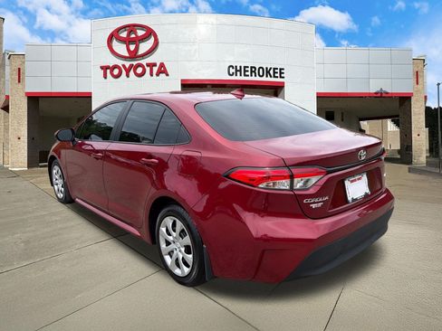 Used 2025 Toyota Corolla LE FWD image 7
