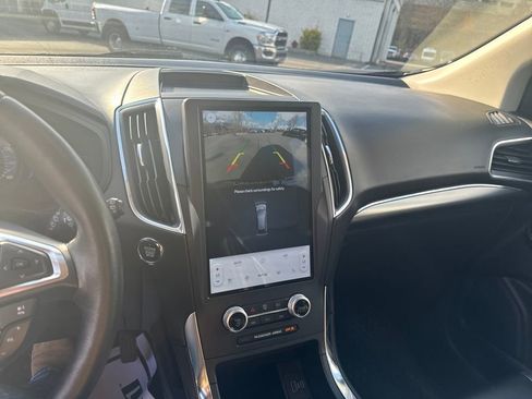 Used 2022 Ford Edge Titanium image 19