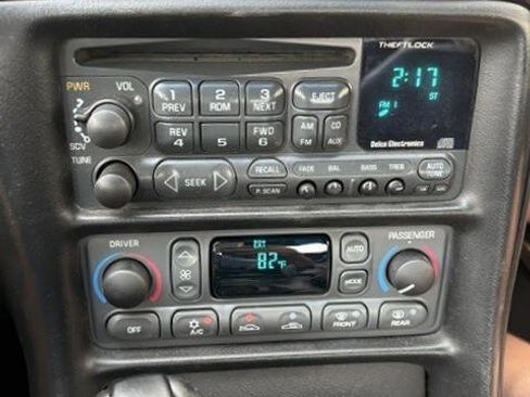Used 2000 Chevrolet Corvette Convertible RWD image 9
