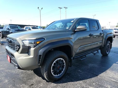 Used 2026 Toyota Tacoma TRD Off-Road AWD/4WD image 9