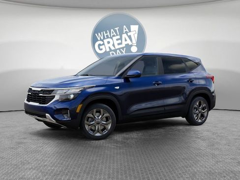 New 2026 Kia Seltos LX image 3