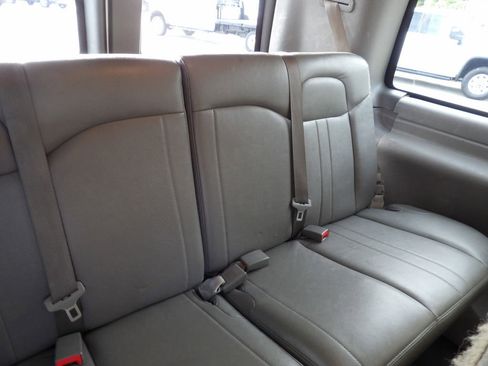 Used 2023 Chevrolet Express 3500 LS RWD image 31