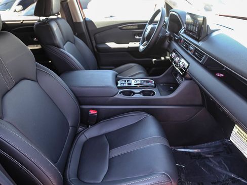 Used 2025 Honda Pilot EX-L image 14