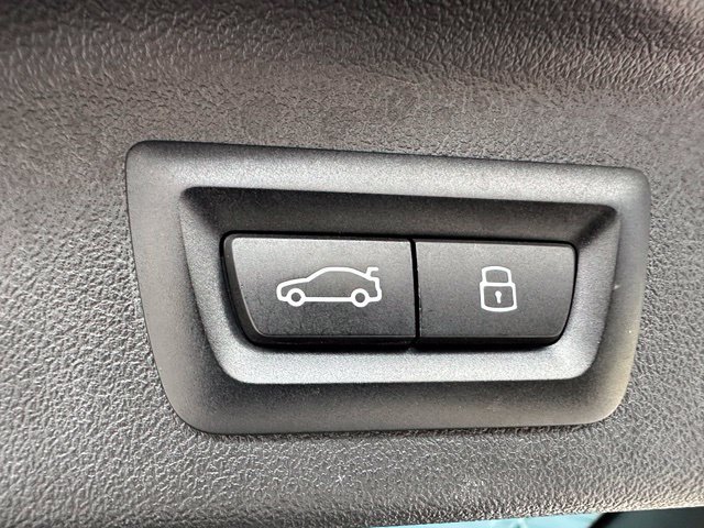 Used 2024 BMW X7 xDrive40i w/ Executive Package AWD/4WD image 16