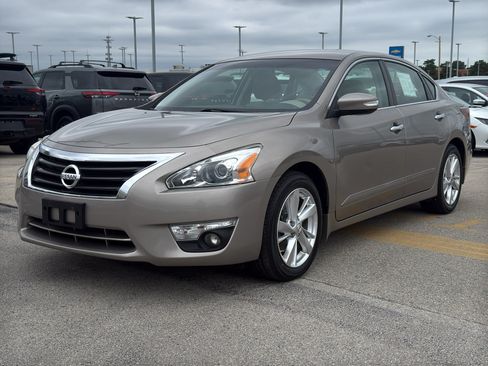 Used 2014 Nissan Altima 2.5 SL FWD image 2