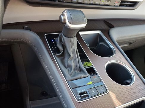 Certified 2024 Toyota Sienna XLE image 16