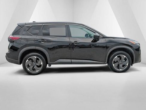 Used 2024 Nissan Rogue SV FWD image 8