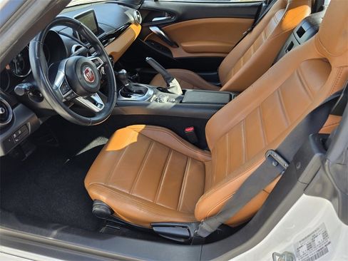 Used 2017 FIAT 124 Spider Lusso image 10