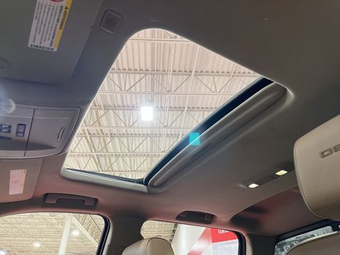 Used 2018 GMC Sierra 2500 Denali w/ Duramax Plus Package image 11