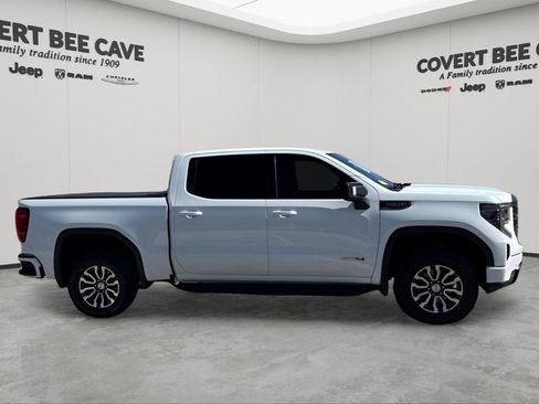 Used 2022 GMC Sierra 1500 AT4 w/ AT4 Premium Package image 11