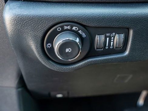 New 2026 Chrysler Pacifica Select image 17