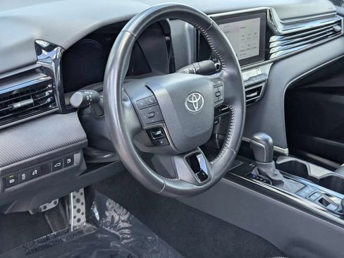 Used 2025 Toyota Camry SE FWD image 14