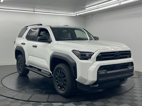 Used 2026 Toyota 4Runner SR5 AWD/4WD image 3