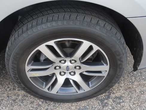 Used 2023 Ford Expedition Limited AWD/4WD image 16