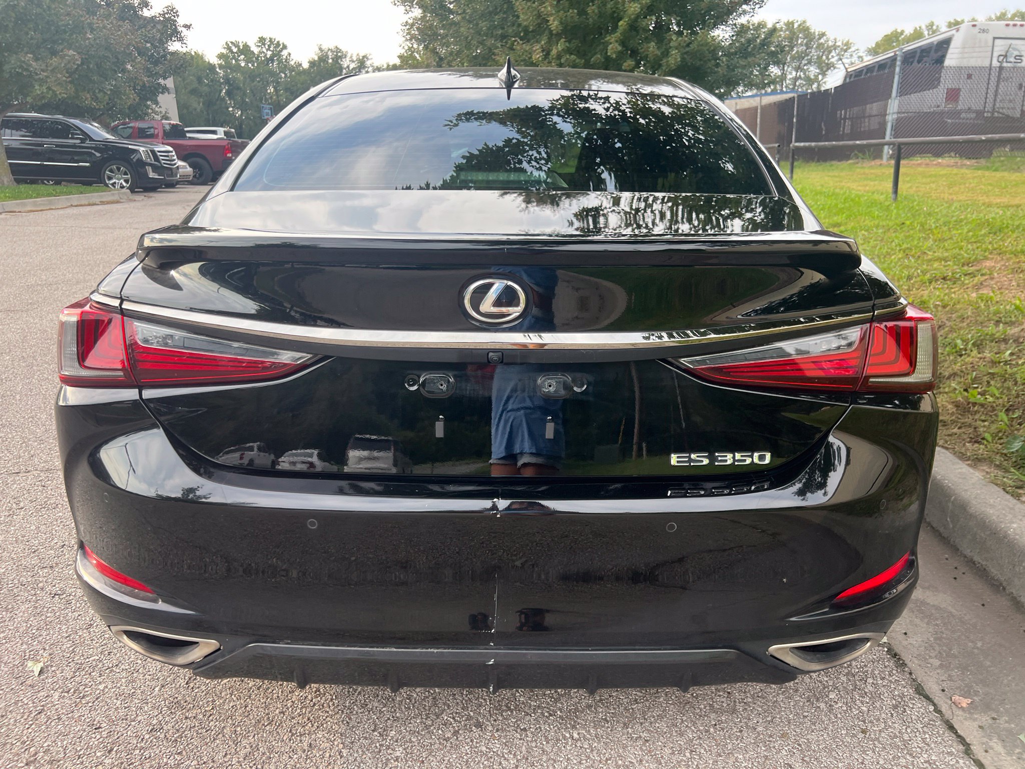 Used 2024 Lexus ES 350 F Sport w/ Accessory Package (Z2) FWD image 6
