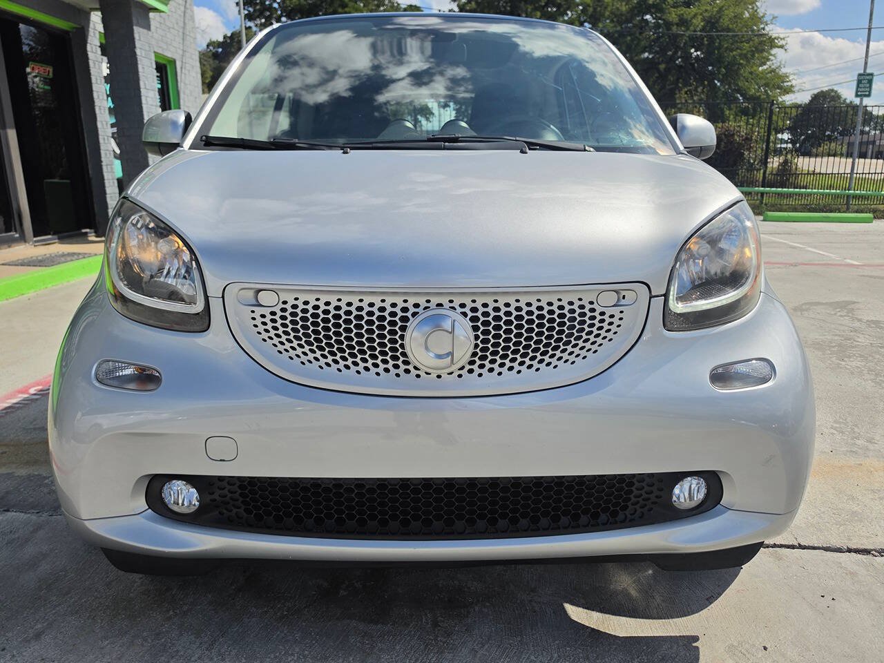 Used 2016 smart fortwo passion w/ Sport Package RWD image 57