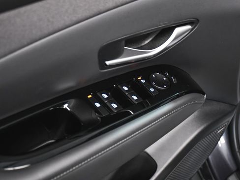 Used 2025 Hyundai Tucson Limited AWD/4WD image 10
