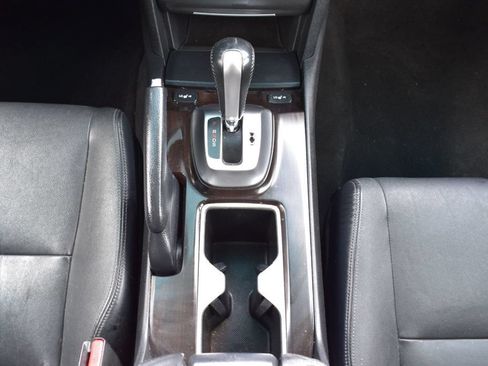 Used 2013 Honda Crosstour EX-L image 27