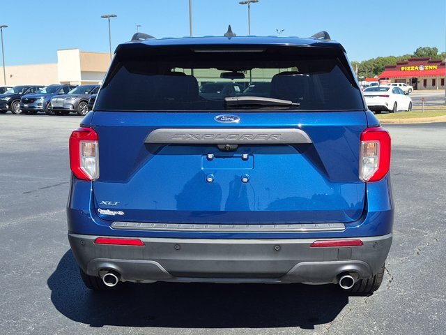 Certified 2022 Ford Explorer XLT w/ Equipment Group 202A RWD image 5