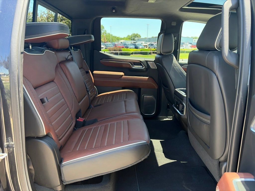 Used 2023 GMC Sierra 1500 Denali Ultimate AWD/4WD image 35