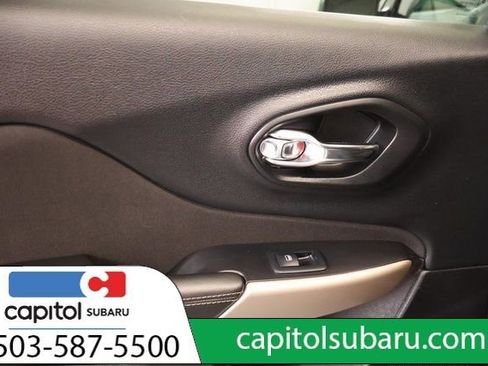 Used 2018 Jeep Cherokee Latitude image 28