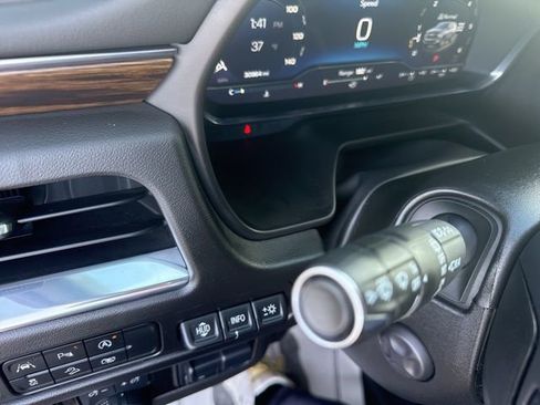 Used 2023 Chevrolet Tahoe Premier w/ Premium Package image 31