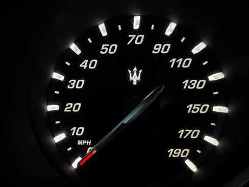 Used 2018 Maserati Levante image 29