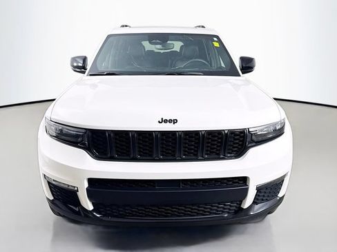 Used 2024 Jeep Grand Cherokee L Limited w/ Black Appearance Package AWD/4WD image 2