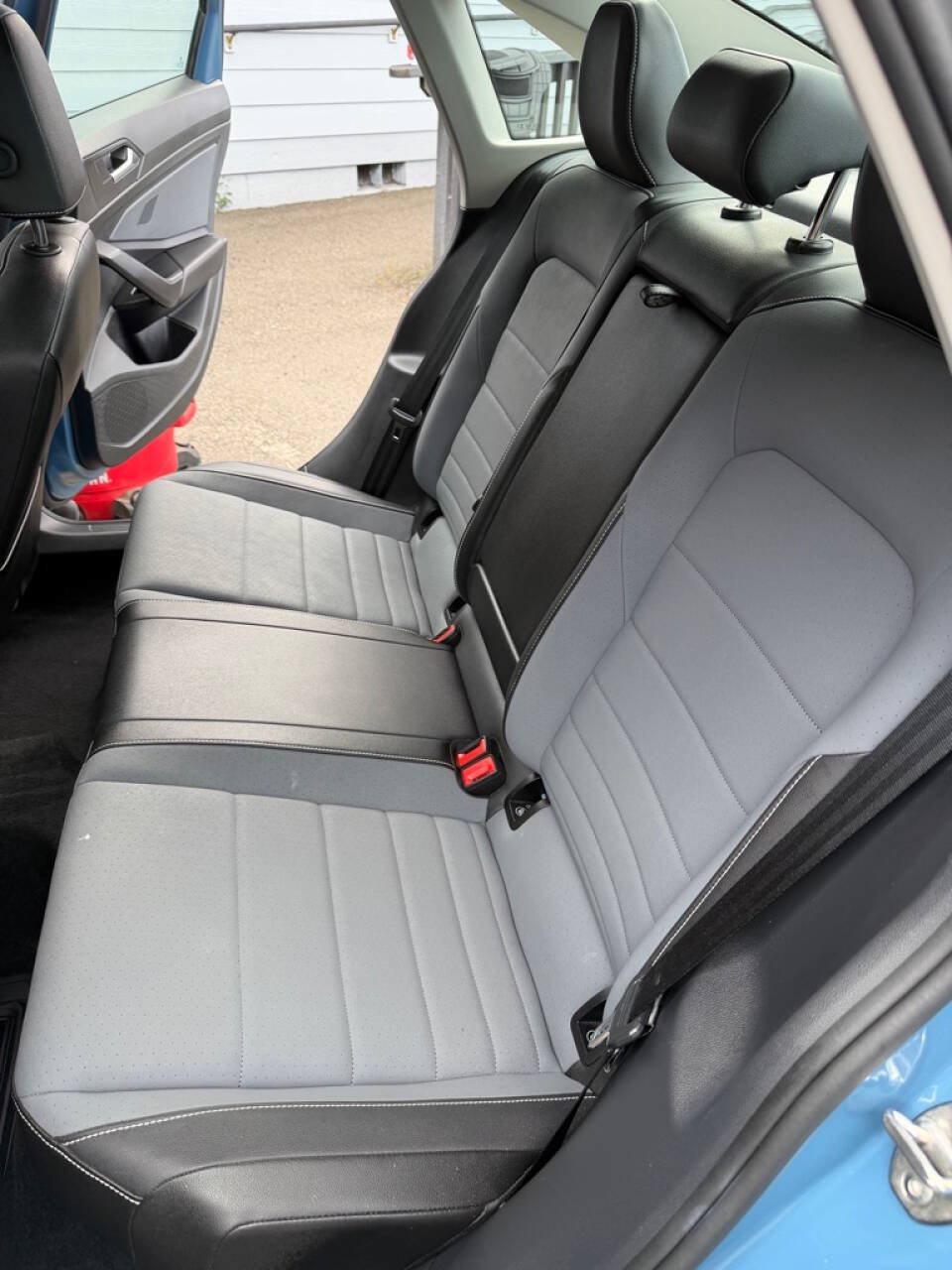 Used 2025 Volkswagen Jetta SE FWD image 35
