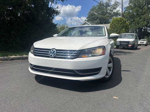 Used 2012 Volkswagen Passat 2.5 SE FWD image 2