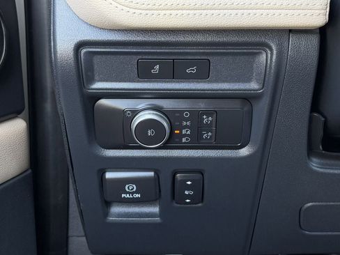 Certified 2022 Ford Expedition Max Limited image 23