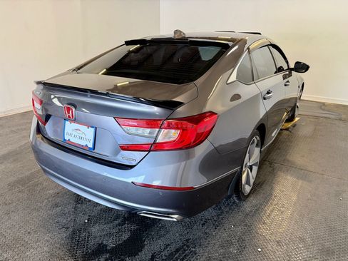 Used 2018 Honda Accord Touring image 7