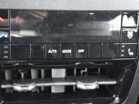 Used 2023 Jeep Grand Cherokee L Overland image 12