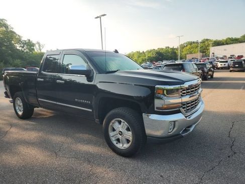 Used 2017 Chevrolet Silverado 1500 LT w/ All Star Edition AWD/4WD image 6