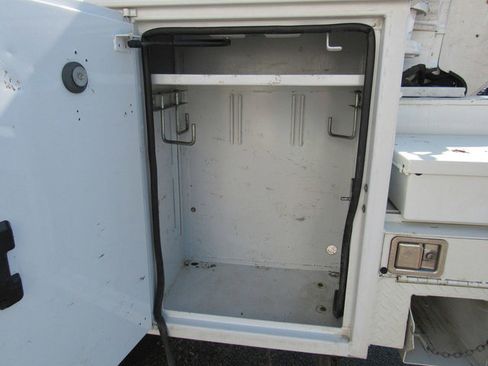 Used 2019 Ford F550 4x4 Regular Cab Super Duty image 27