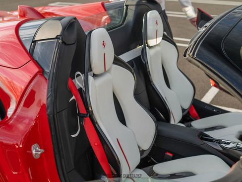 Used 2025 Ferrari SF90 Spider image 59